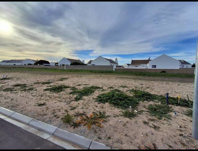 LAND FOR SALE IN BRITANNIA BAY
